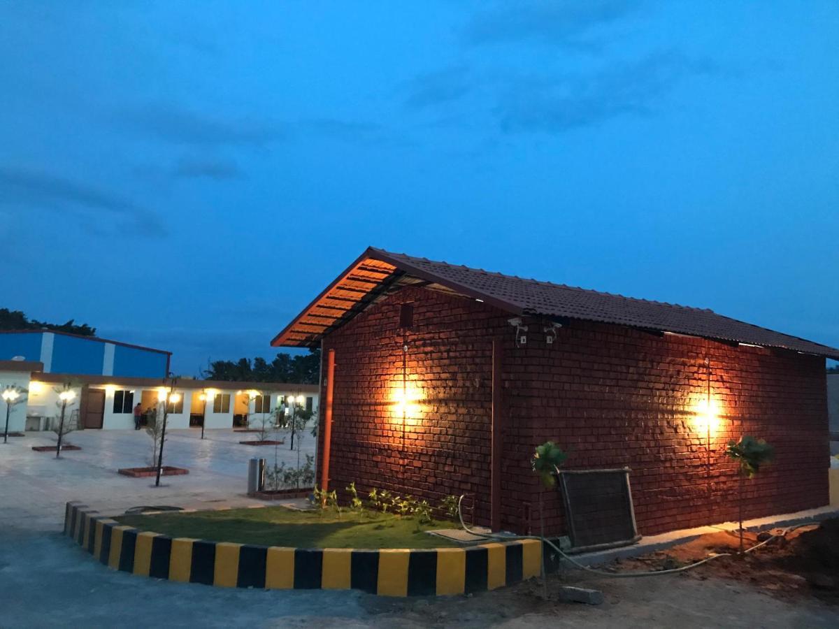 Rashi comforts By Coastal Dine Hotel Dobbaspet Esterno foto