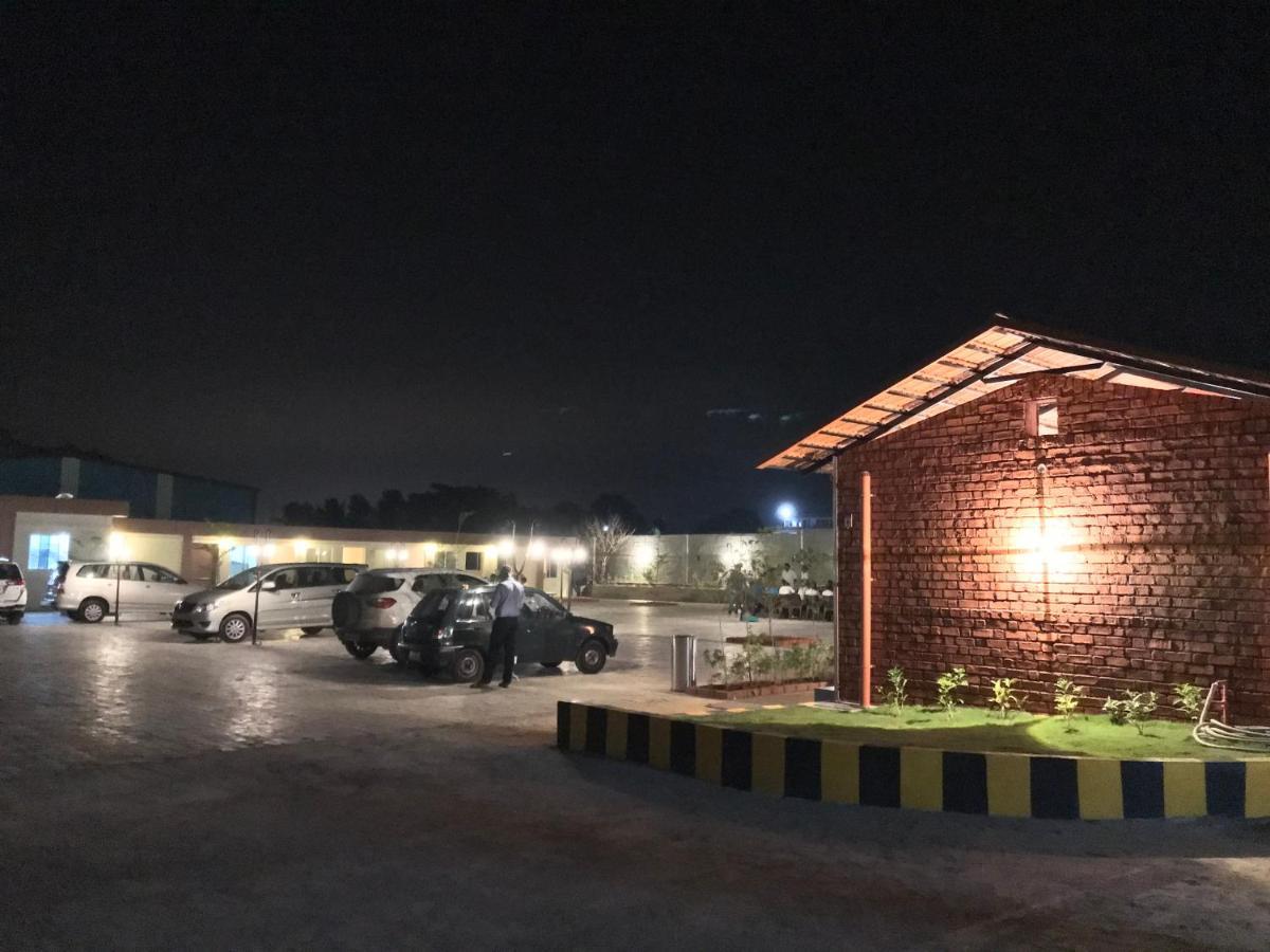 Rashi comforts By Coastal Dine Hotel Dobbaspet Esterno foto